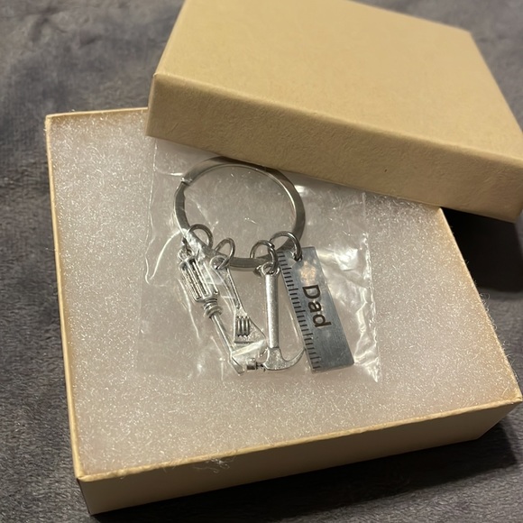 Dad Bag Charm Stainless Steel Hammer Screwdriver Can’t Measure Love ❤️ - Picture 4 of 4